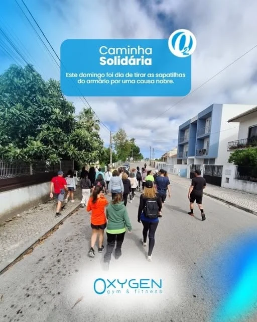 Participantes numa caminhada solidária organizada pelo Oxygen, publicada em junho de 2026